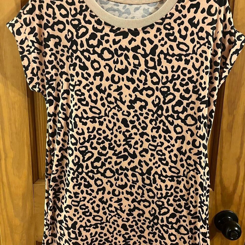 Women's Leopard Print Dress with Pockets Size Small